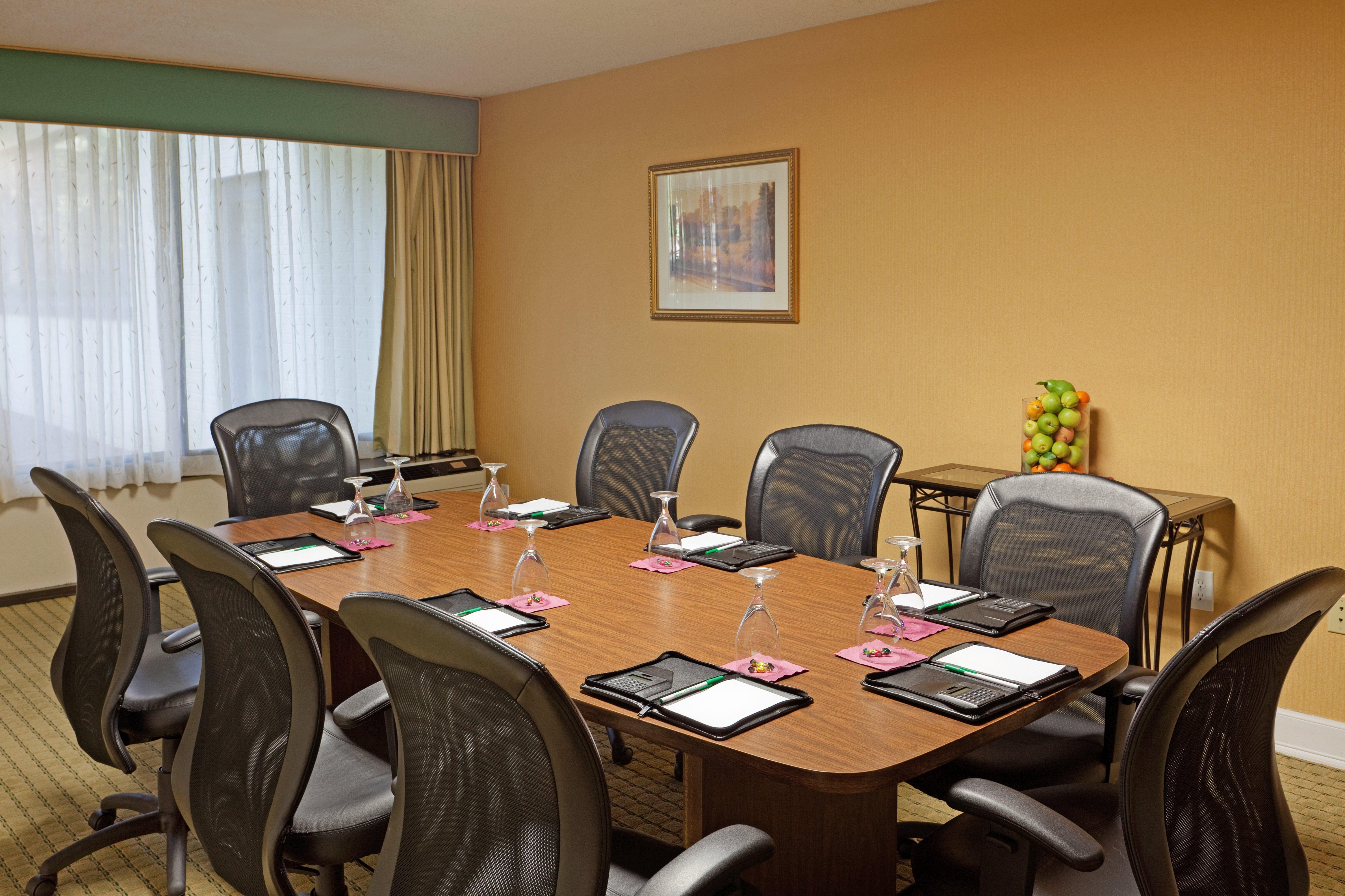 Holiday Inn Nashua, An Ihg Hotel Exterior photo